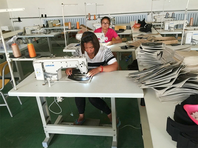 Hebei Zhaoyang Medical Instrument Co., Ltd. línea de producción del fabricante